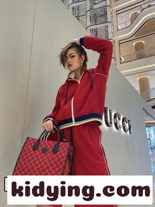 ッチの古典的なトートバッグはまた古典を創造し Gucci Toteを新しい配色で再演出し グッチ バッグ アウトレット コピー-2