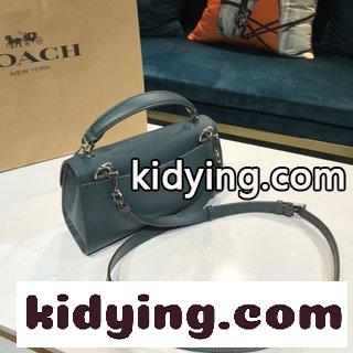 コーチバッグ お手入れ コピー COACH ×GUANG YUのコラボ版が発売されると好評を博し クールな造形をしています-3