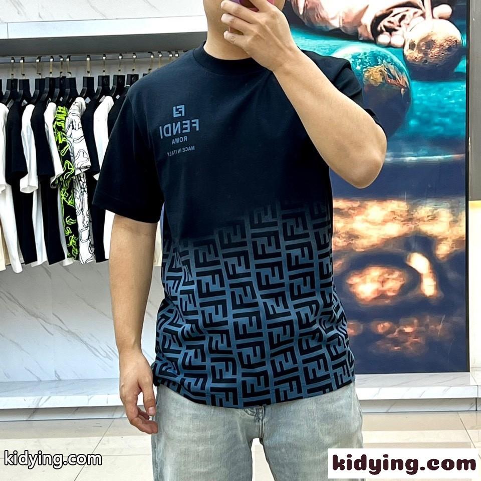 注目される ロゴプリント フェンディ 半袖Tシャツ コピー クルーネック ブラック-1