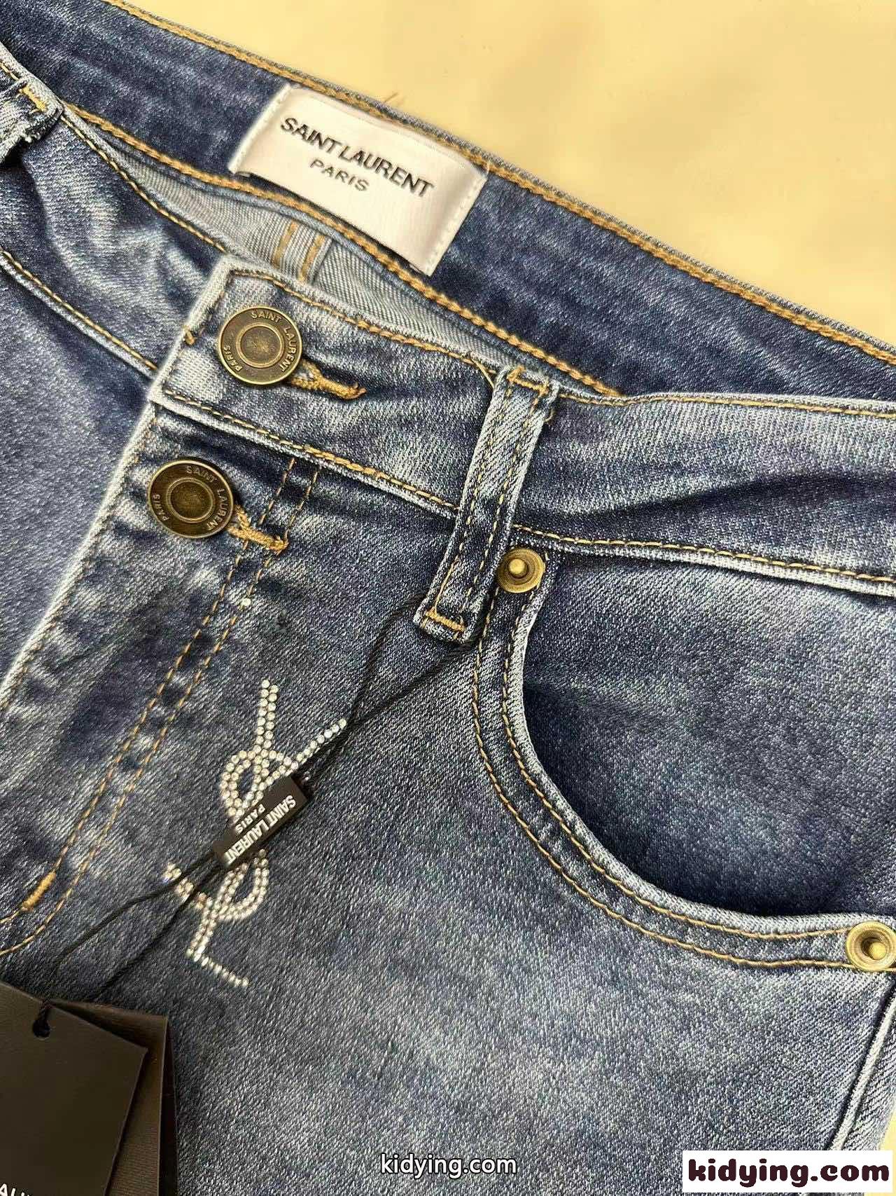 ロゴ入り おしゃれ ストレッチ デニムパンツ イヴ・サンローラン ジーンズ コピー-4