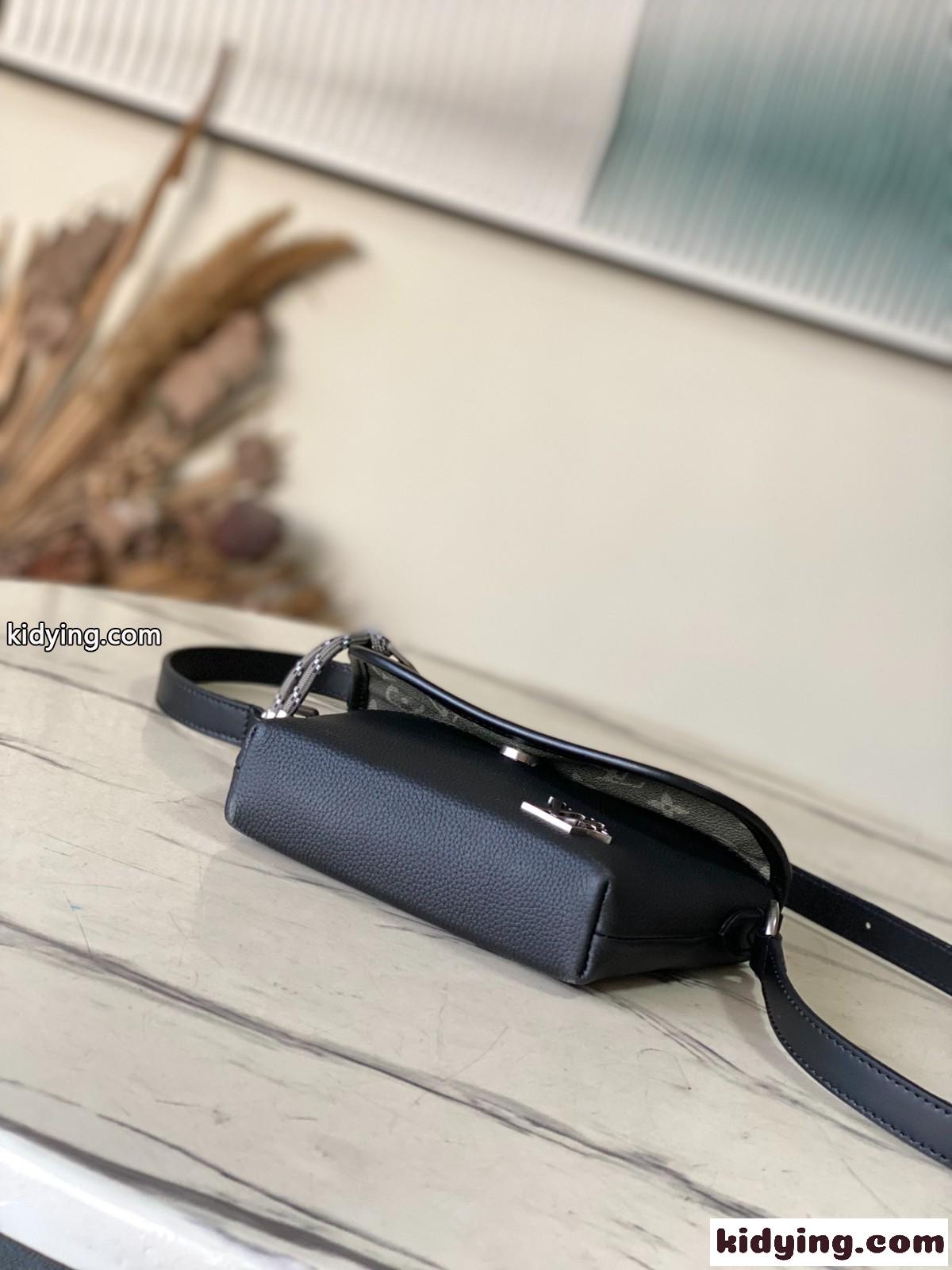 M12618 パルス・ウェアラブル ウォレット ルイヴィトン バッグ スーパーコピー-3