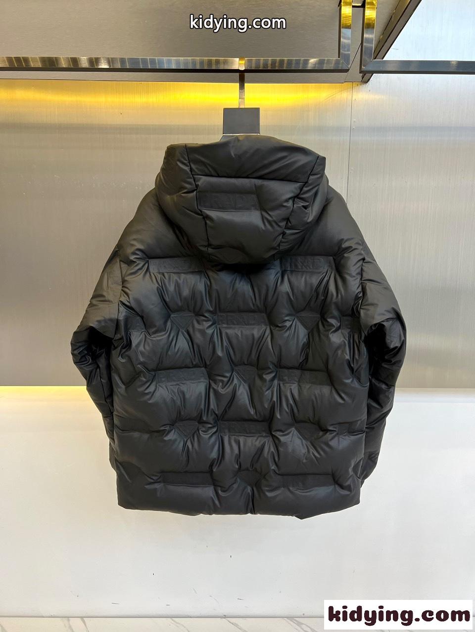 プラダ ダウンジャケット コピー 洗練された 上品 レザー ダウンブルゾン-4