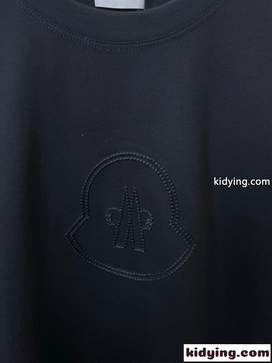 シンプル 洗練された ロゴ クルーネック 半袖Tシャツ モンクレール Tシャツ 偽物-3