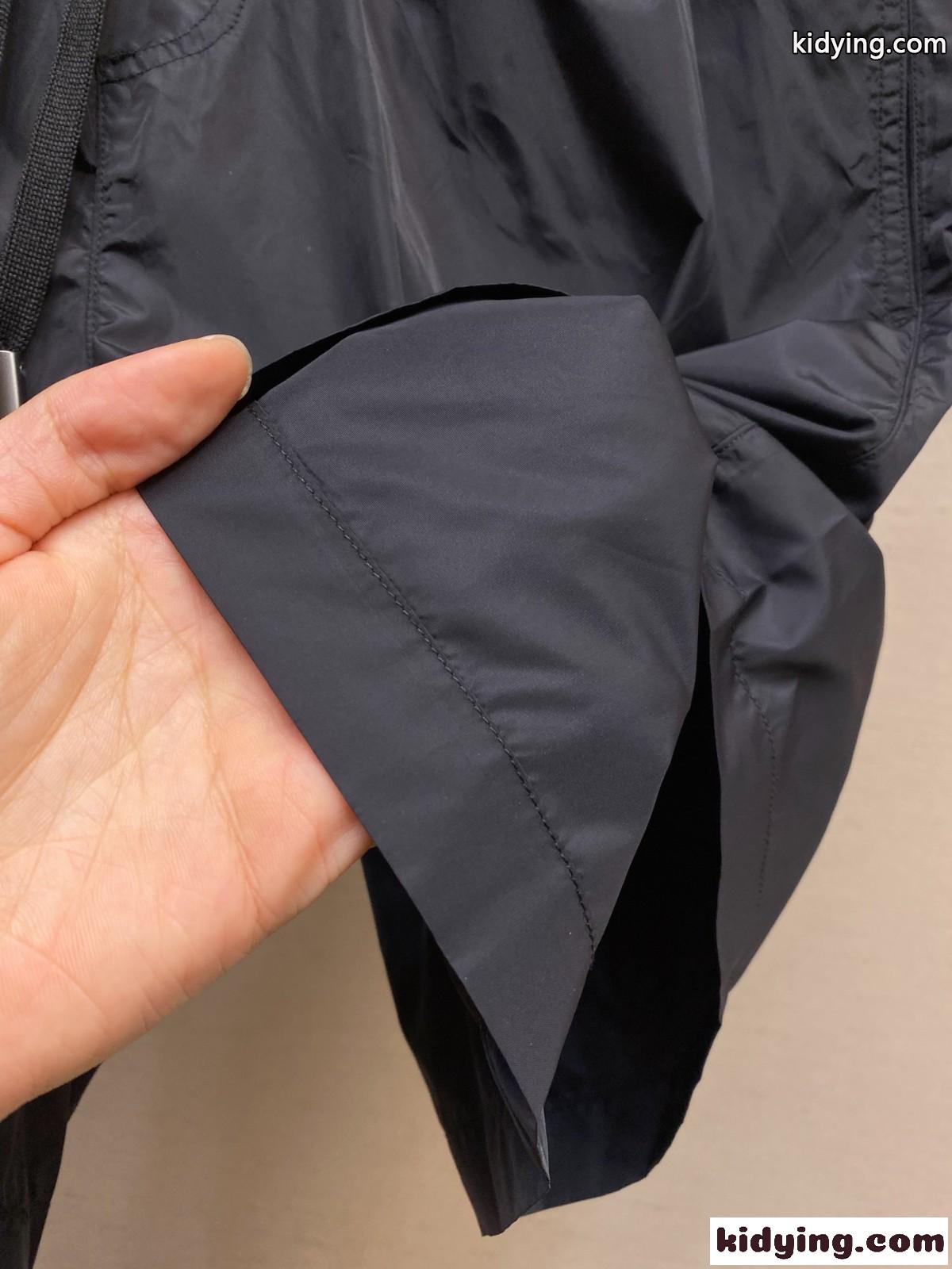 シンプル メドゥーサ ショートパンツ ヴェルサーチェ パンツ コピー ブラック-4