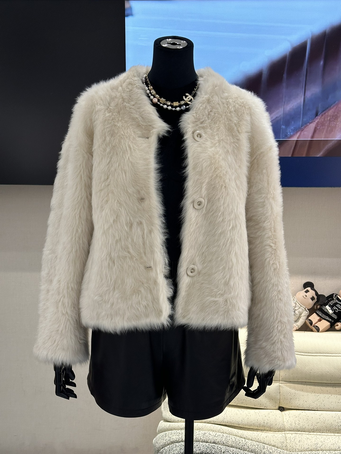 loeweカオナシ バイカー ジャケット偽物 トップス 優雅 アウター もこもこ ふんわり 暖かい レディース ホワイト-0
