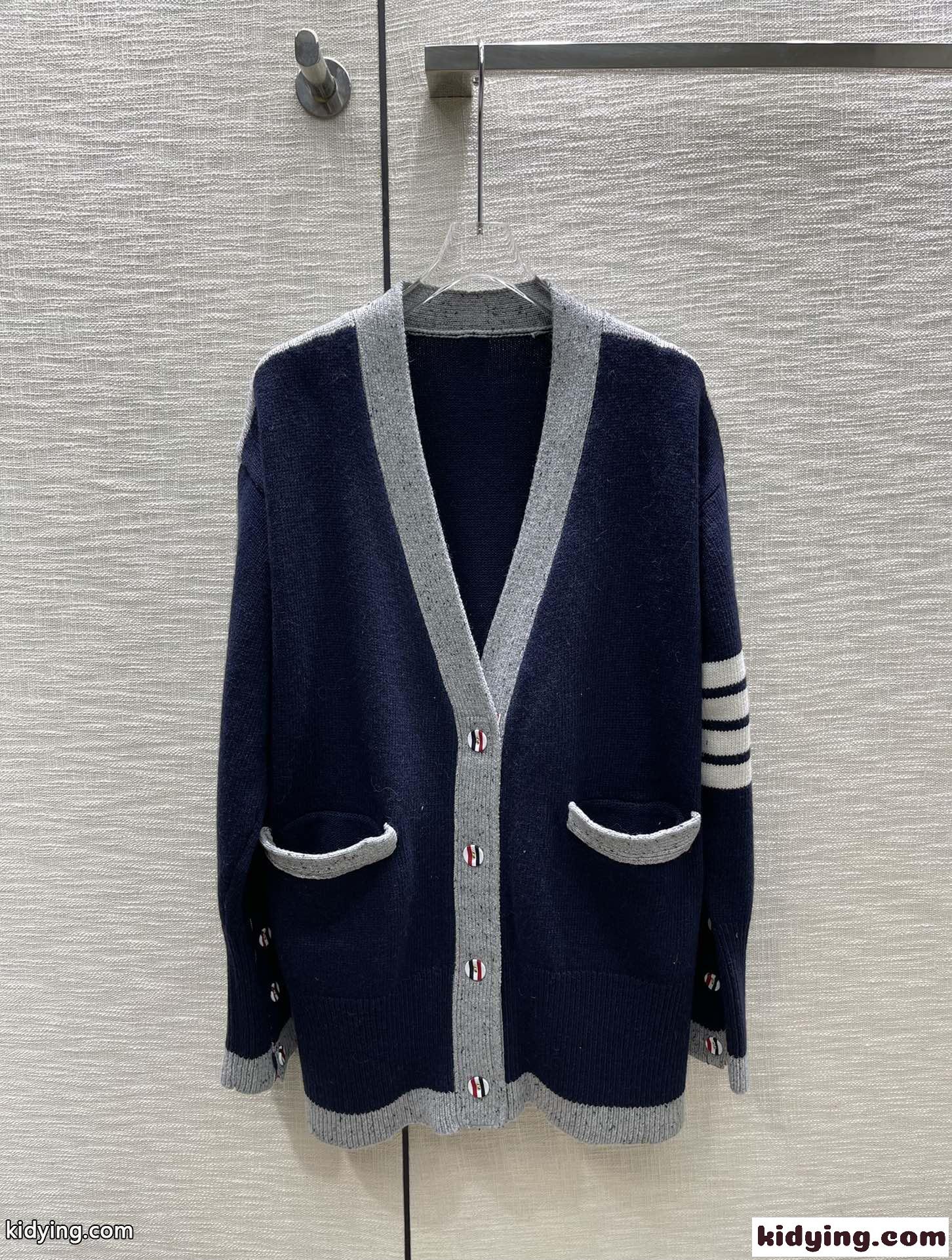 トムブラウン カーディガン コピー 秋冬 ファッション オーバーサイズ おしゃれ 合わせやすい-0