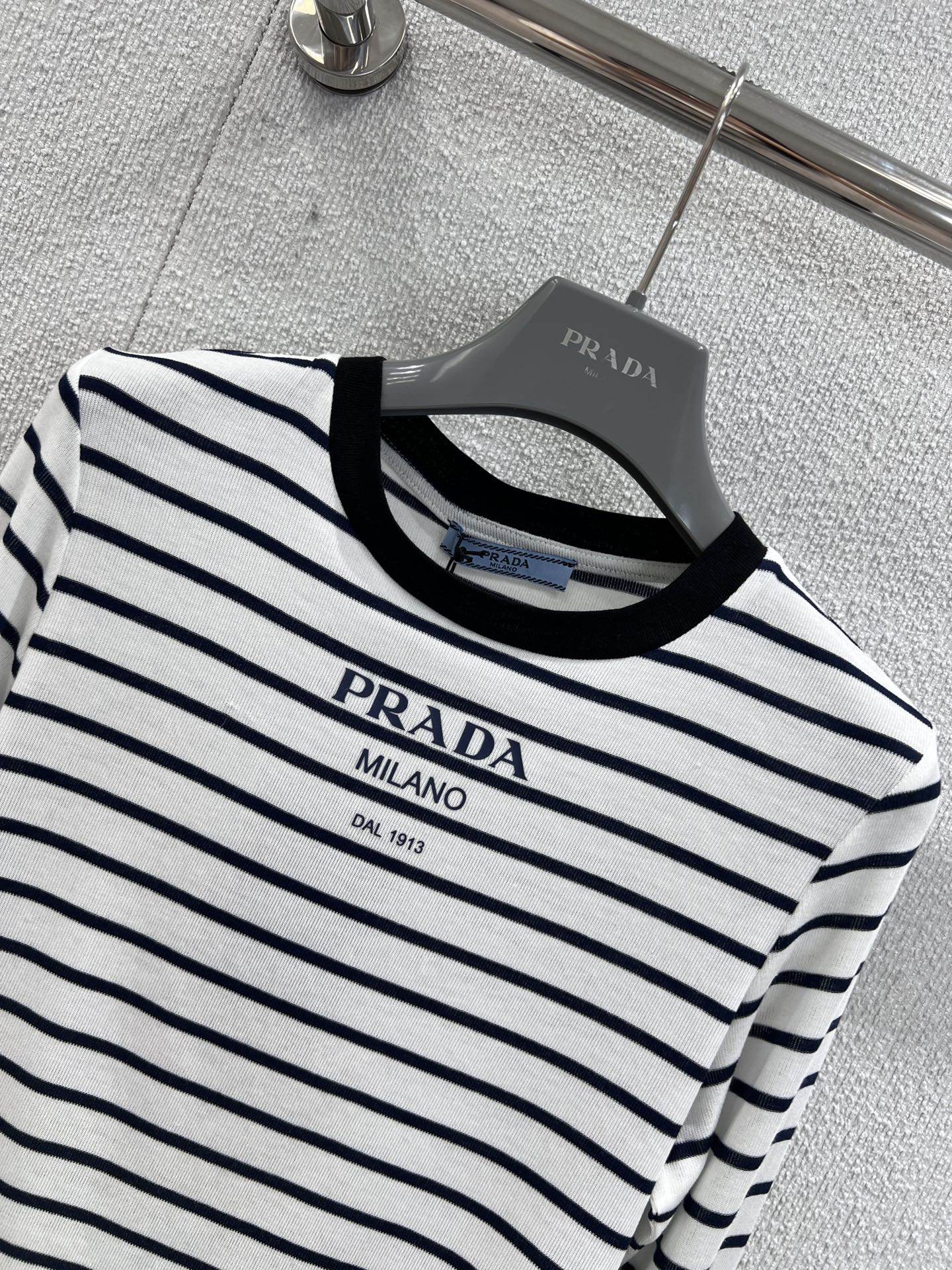 ボーダー柄 ロングスリーブTシャツ プラダ Tシャツ 偽物 長袖Tシャツ-2