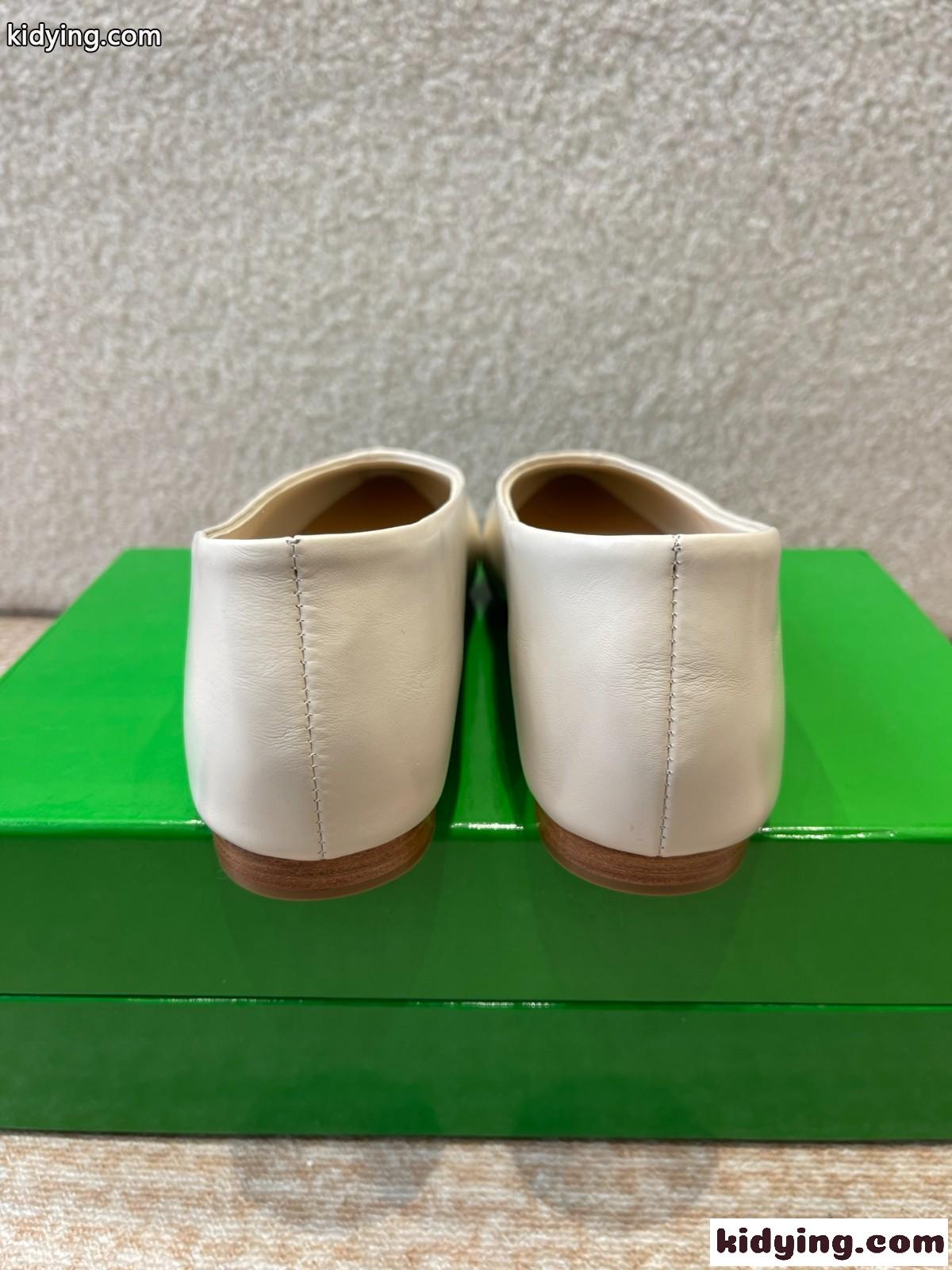 大人気 ボッテガ・ヴェネタ ソフィア バレリーナ スーパーコピー パンプス ホワイト-3