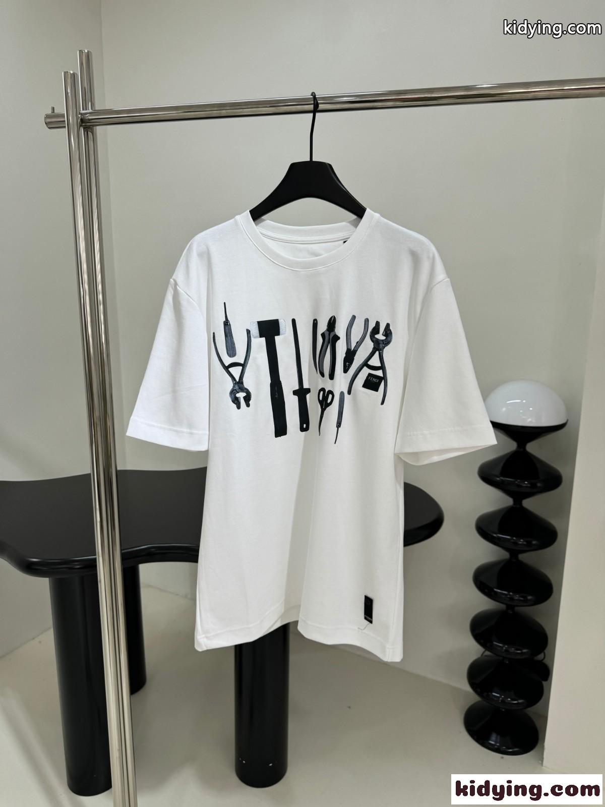 カジュアル プリント フェンディ Tシャツ コピー クルーネック 半袖Tシャツ ホワイト-1