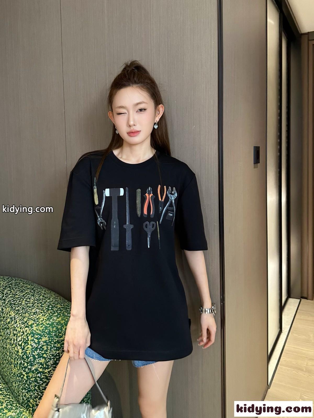カジュアル プリント フェンディ Tシャツ コピー クルーネック 半袖Tシャツ ブラック-4
