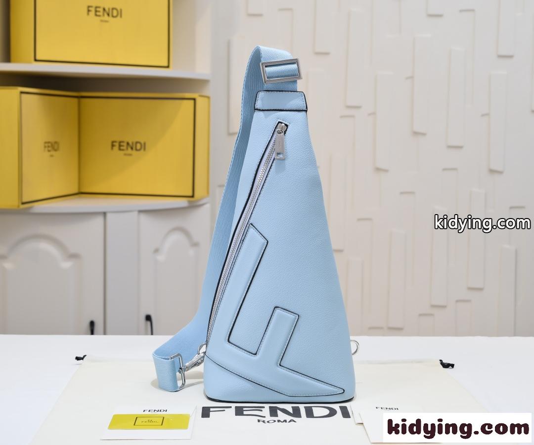 FENDI ROMA レザー フェンディ コーノ スーパーコピー メンズバッグ ブルー-1