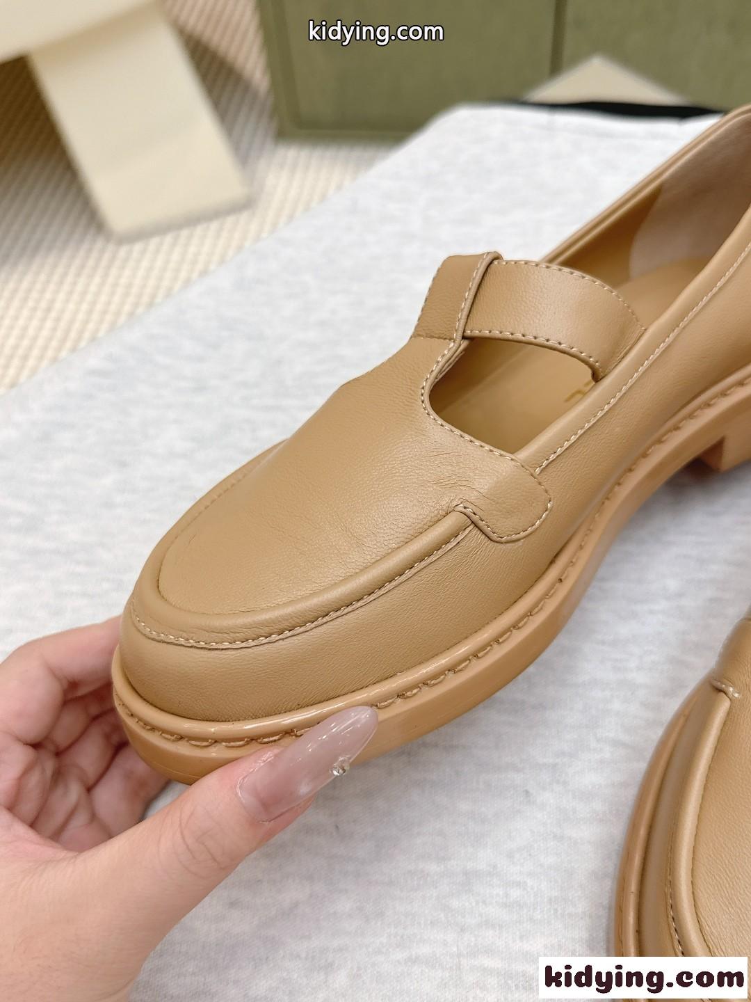 シャネル シューズ コピー シンプル 上品 25K ローファー ターンロック ベージュ-2