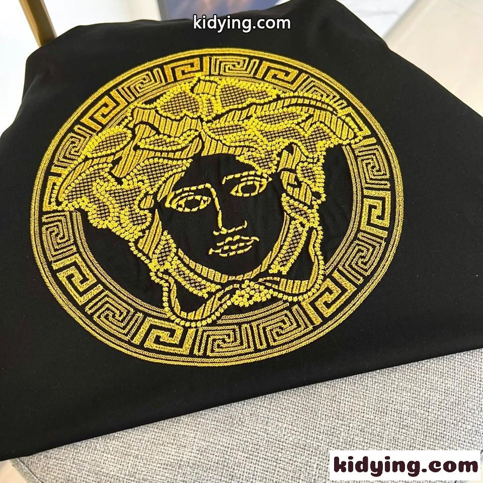 目を引く 刺繍入り 半袖Tシャツ ヴェルサーチェ Tシャツ 偽物 コットン ブラック-2