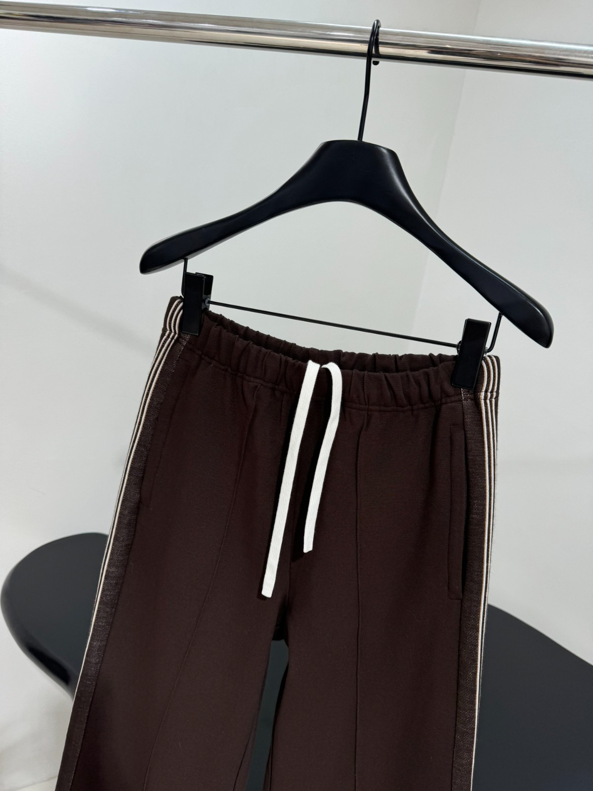 スポーティー 上品 カジュアルパンツ ミュウミュウ パンツ コピー ロングパンツ-1