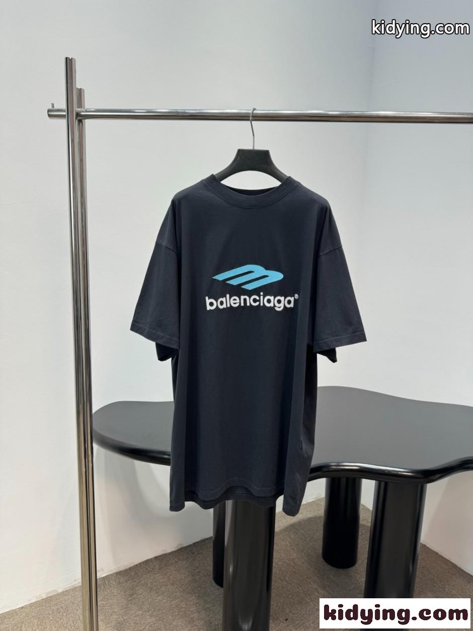 お洒落 オーバーサイズ ロゴ入り 半袖Tシャツ バレンシアガ Tシャツ 偽物 ユニセックス-0