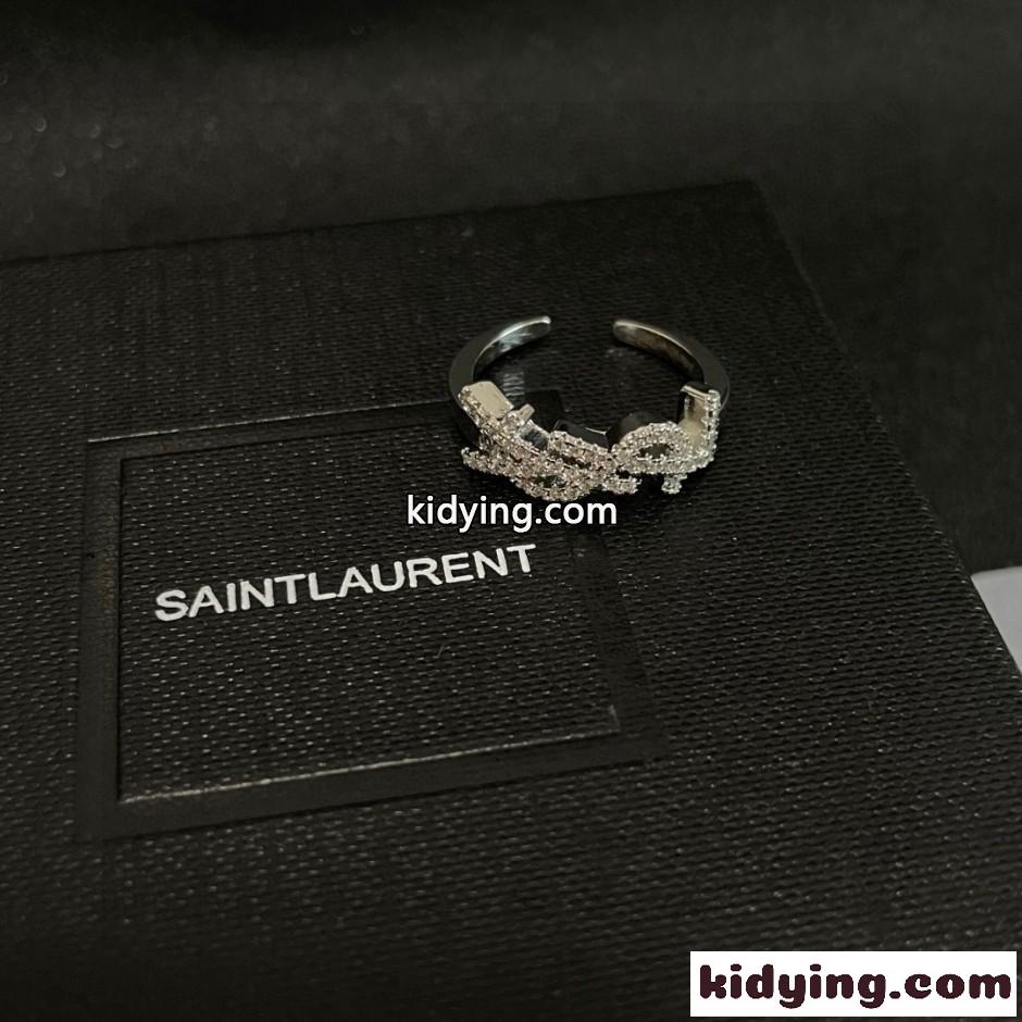 キラキラ イヴ・サンローラン 指輪 偽物 YSL モノグラム パヴェリング-1