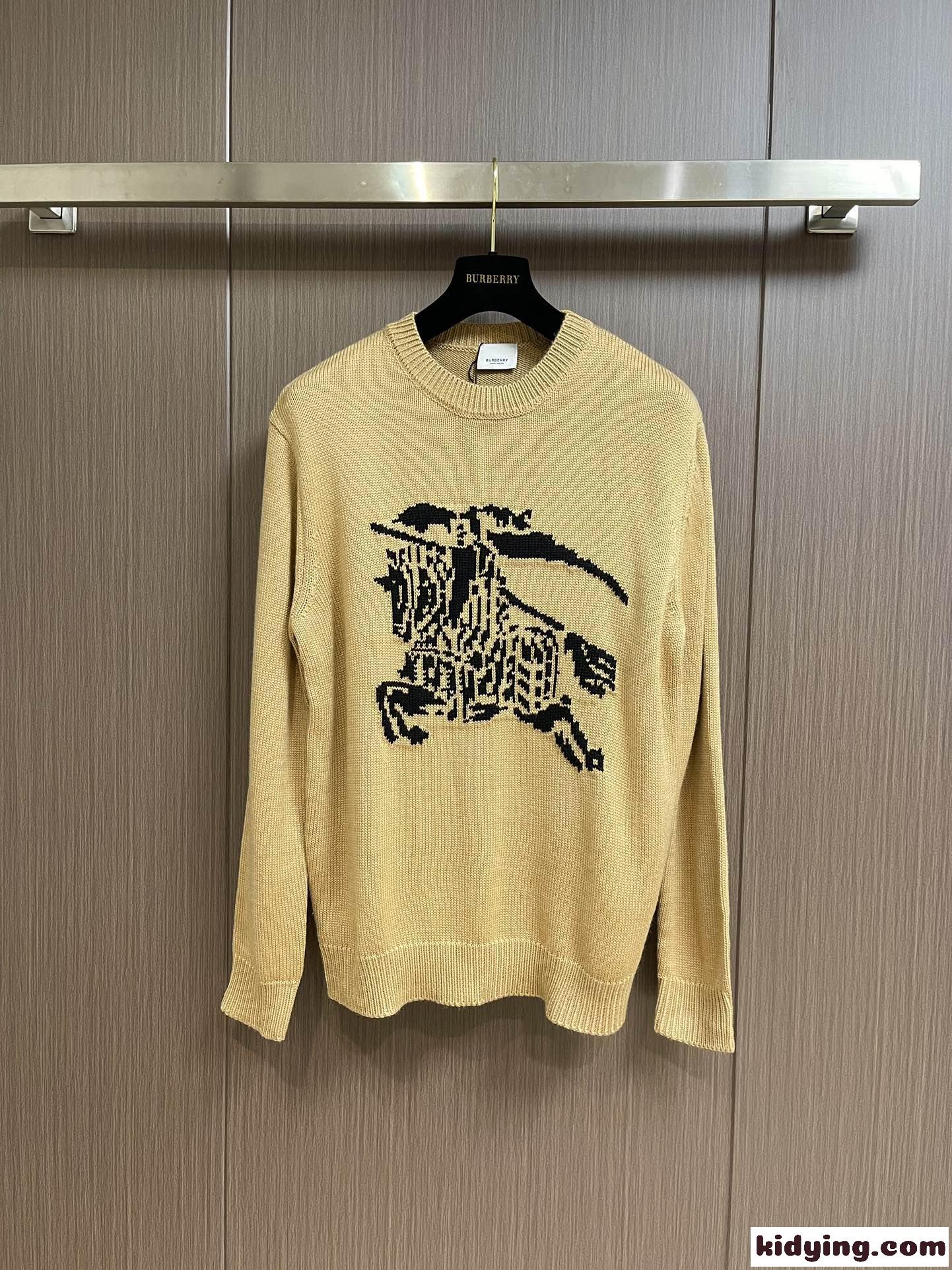 上品 カジュアル ロゴ バーバリー セーター 偽物 クルーネック プルオーバー ベージュ-0