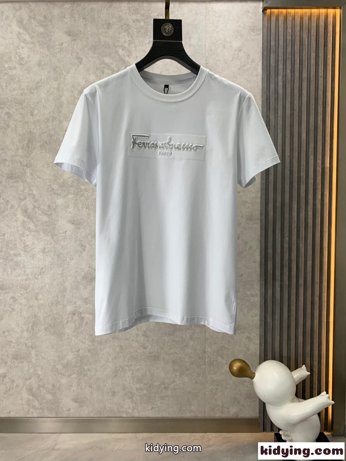 シンプル ロゴ 合わせやすい クルーネック サルヴァトーレ・フェラガモ Tシャツ コピー 半袖Tシャツ ホワイト-0