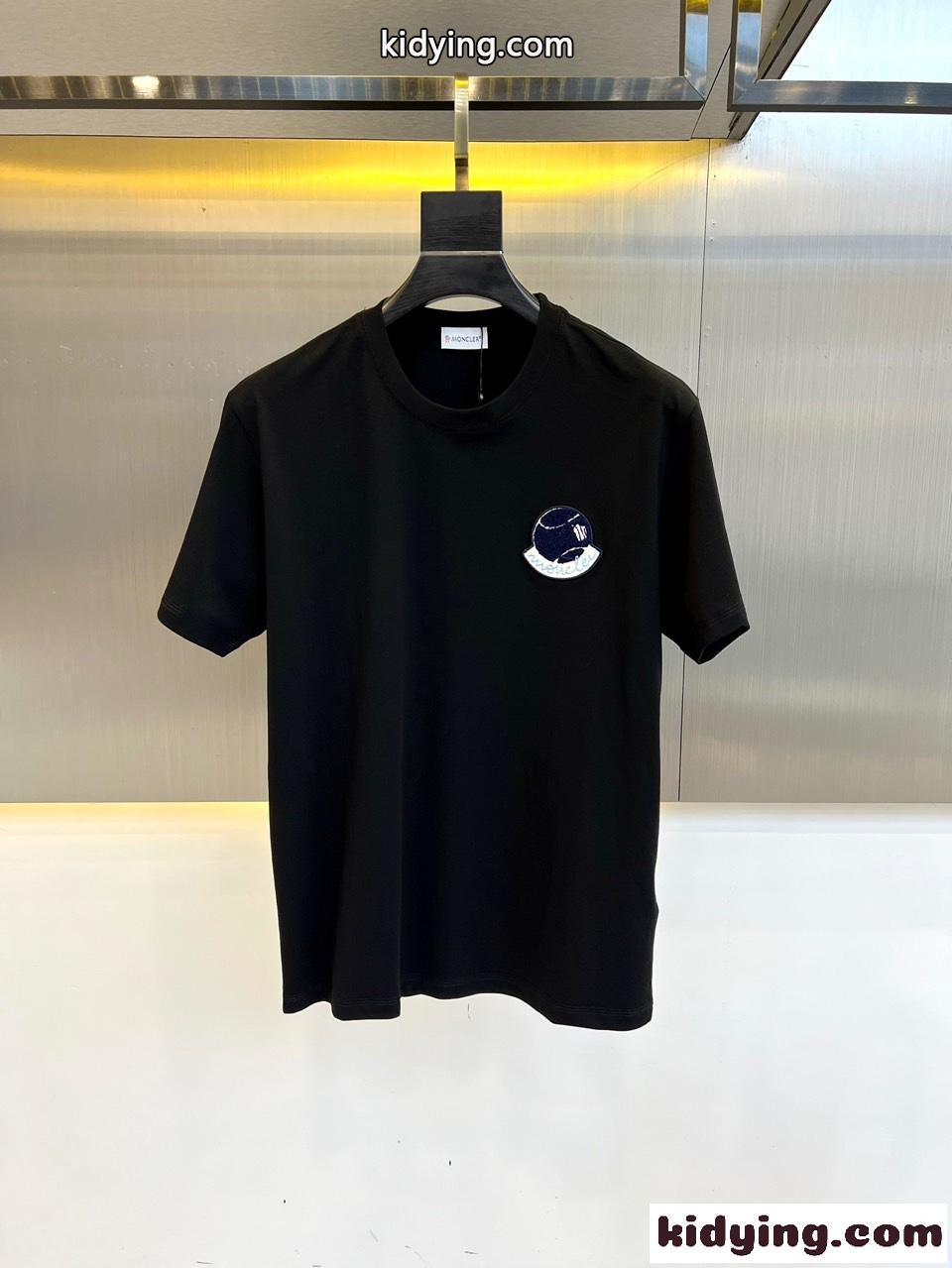 飽きのこない 人気 モンクレール 半袖Tシャツ コピー クルーネック ブラック-1