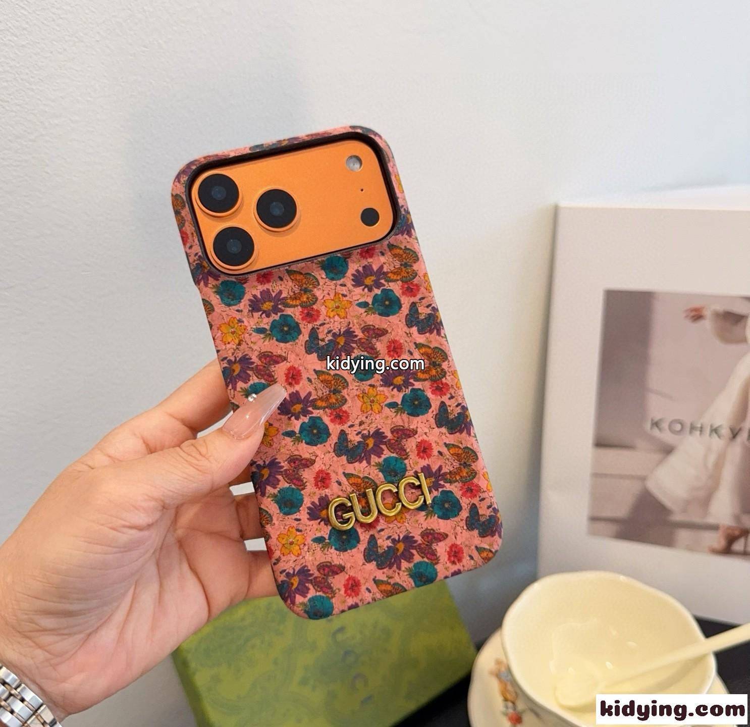 フローラル柄 iPhoneケース グッチ 携帯ケース 偽物 iPhone17 メタルロゴ-2