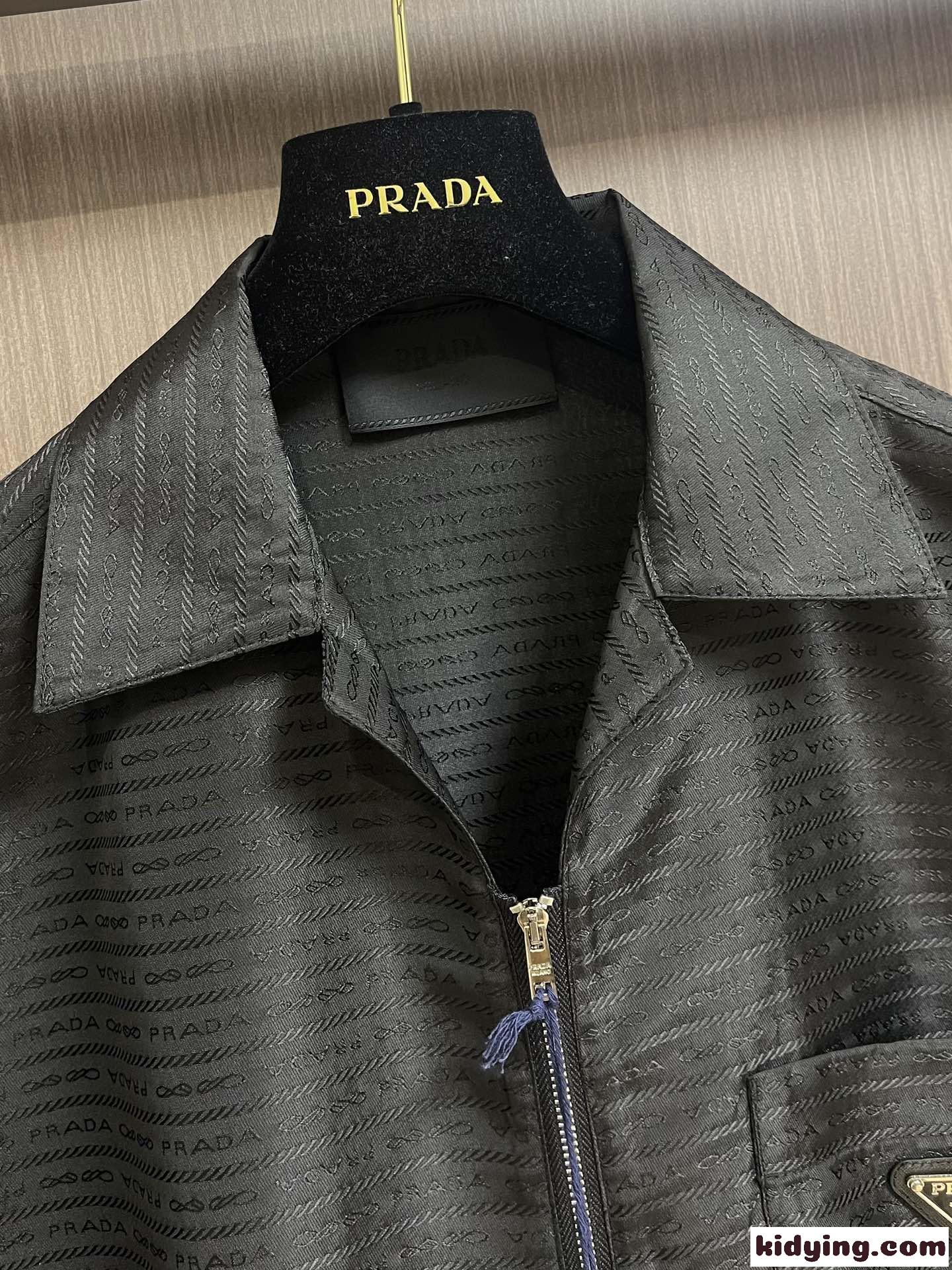 人気 上品 Re-Nylon 半袖シャツ プラダ シャツ コピー メンズ ファッション-2