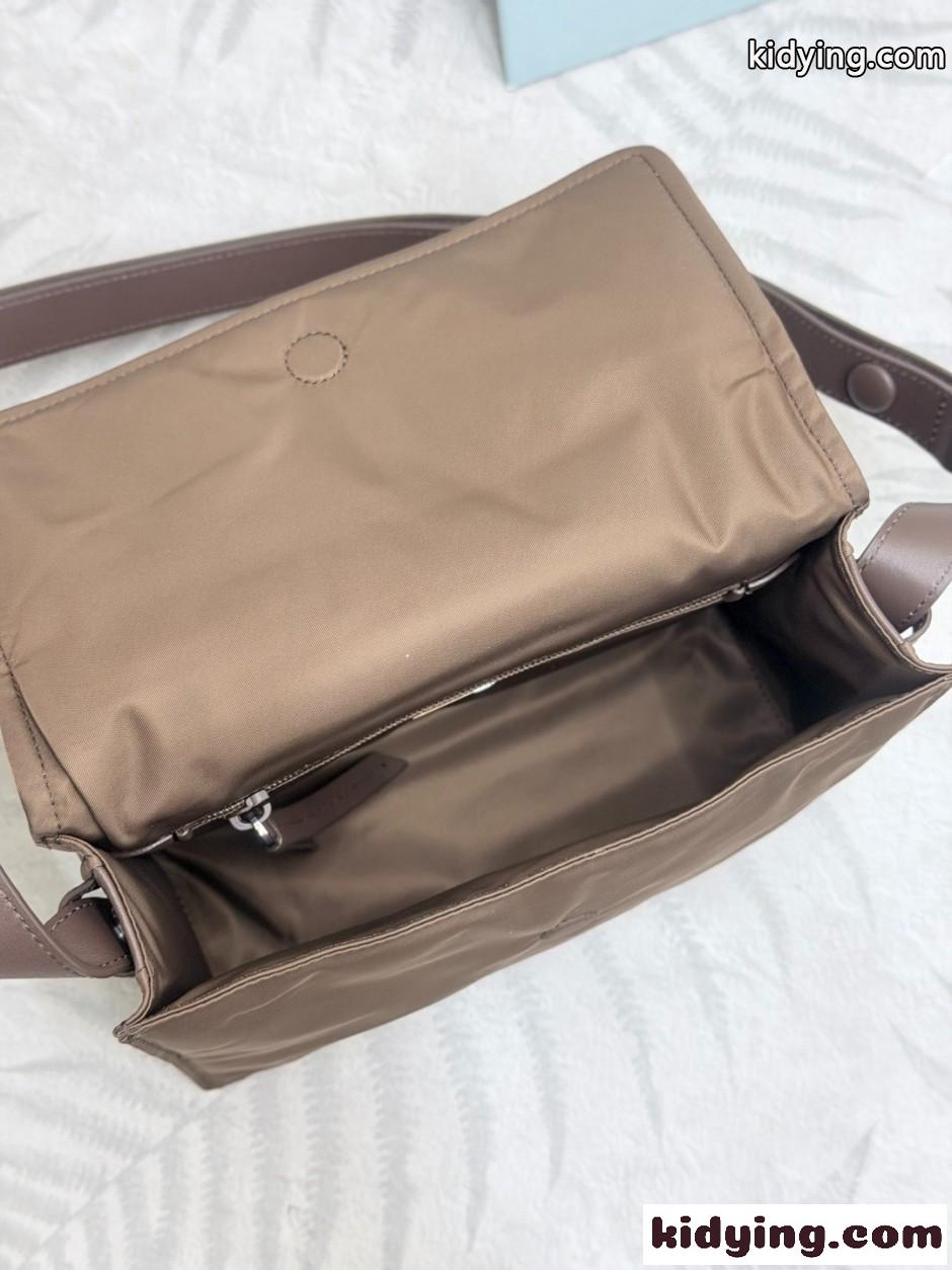 プラダ スモール パデッド Re-Nylon ショルダーバッグ コピー 1BD313 ブラウン-4