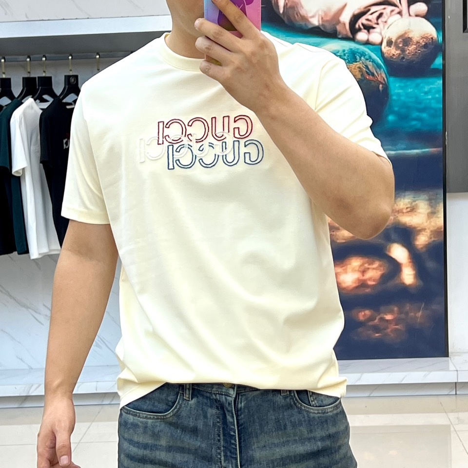 お洒落 ロゴ入り 半袖Tシャツ グッチ Tシャツ 偽物 クルーネック ベージュ-1