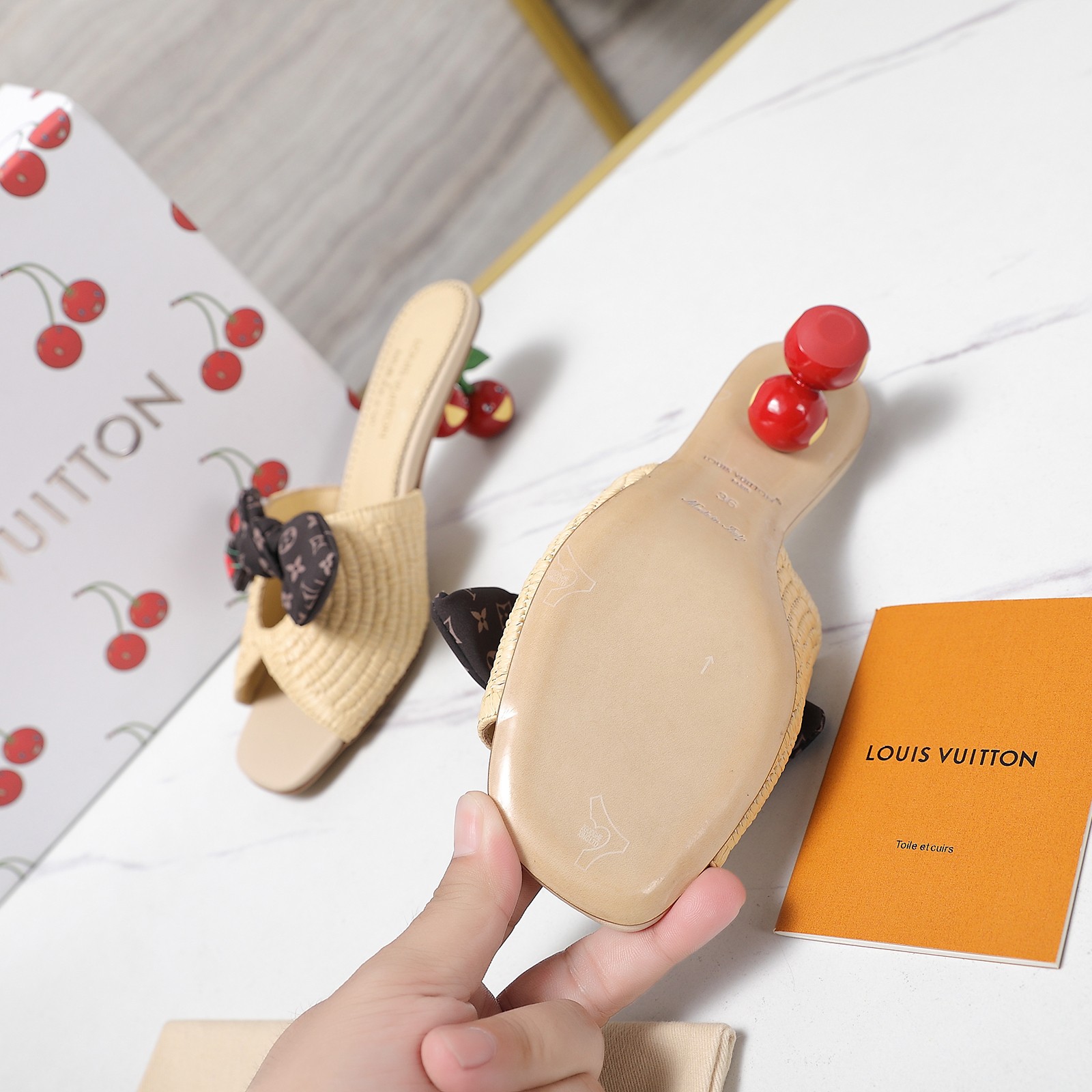 大人気 新作 LV × TM シェリー ミュール ルイ・ヴィトン サンダル スーパーコピー N級品-3