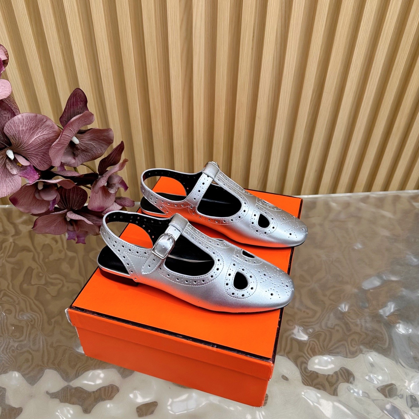洗練された 上品 エルメス Kim パンプス スーパーコピー レディースシューズ シルバー-0