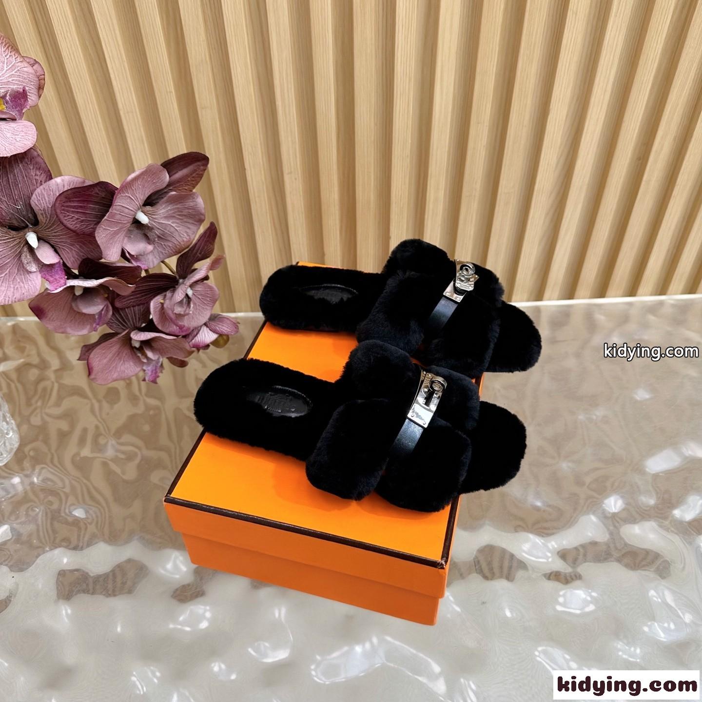 ふわふわで可愛い☆HERMES Giulia サンダル エルメス スーパーコピー ブラック-2