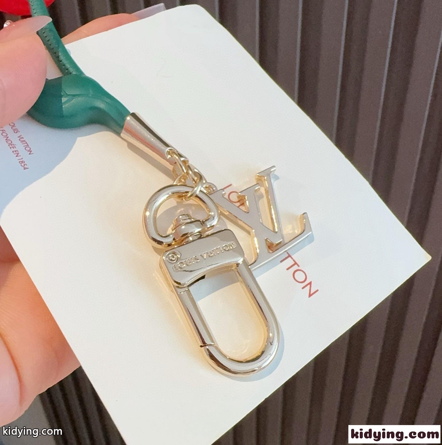 LV × TM バッグチャーム･チェリー ルイ・ヴィトン キーホルダー コピー M02476-4