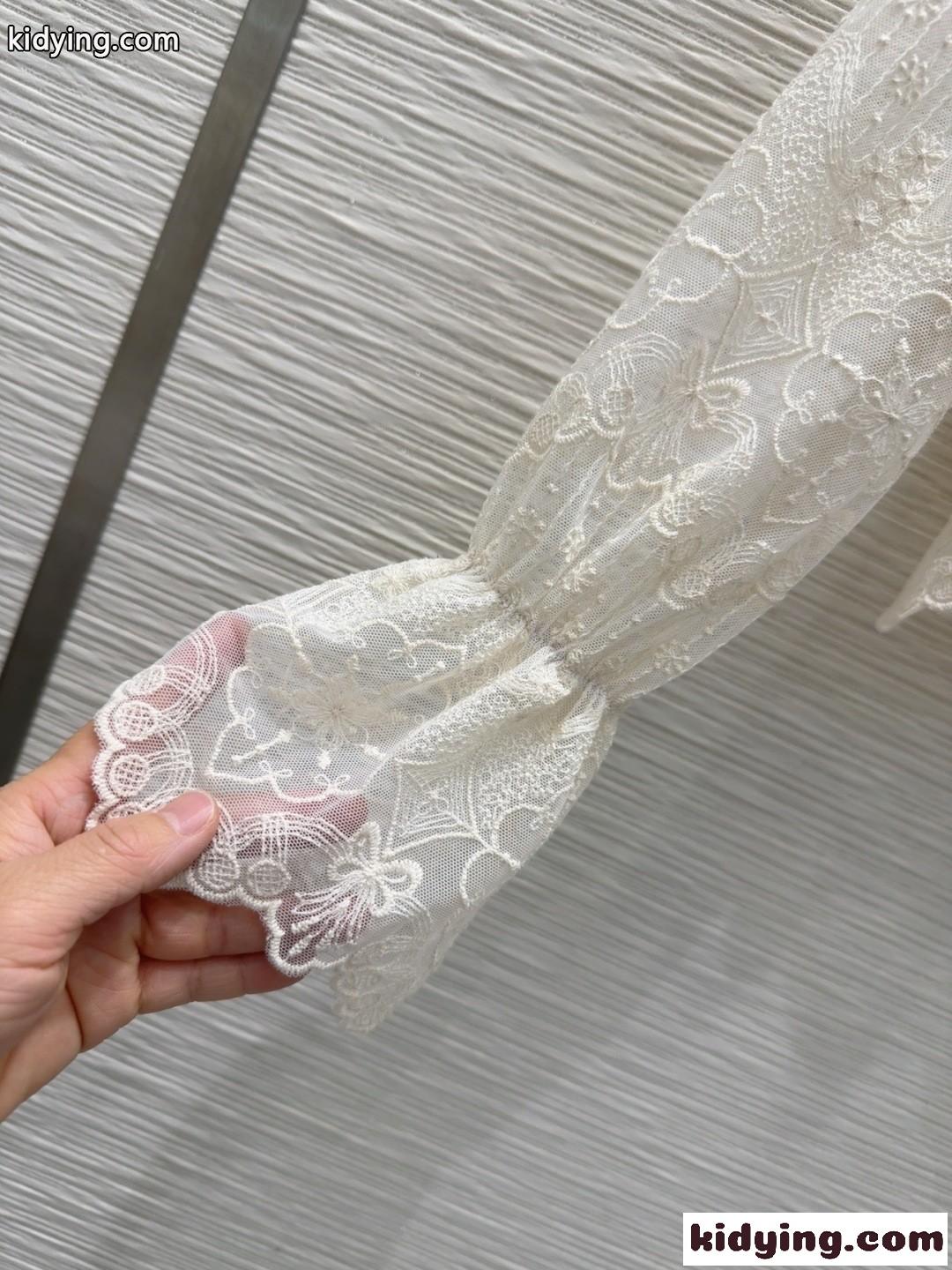 可愛い おしゃれ Vネック レースブラウス ヴァレンティノ シャツ コピー ベージュ-4