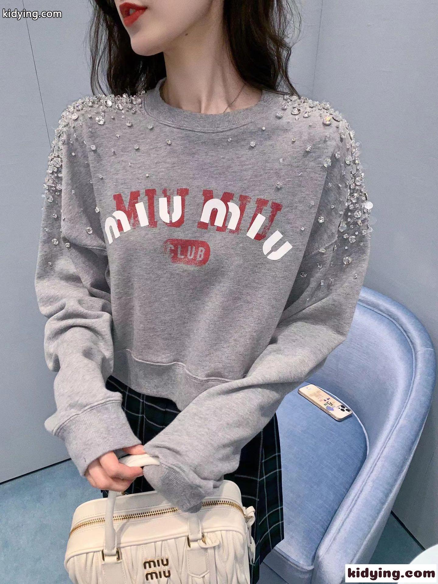 おしゃれ ロゴ プリント スウェットシャツ ミュウミュウ Tシャツ コピー クルーネック-4
