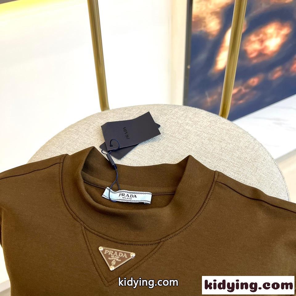 ベーシック 上品 合わせやすい 長袖Tシャツ プラダ Tシャツ 偽物 ブラウン-4