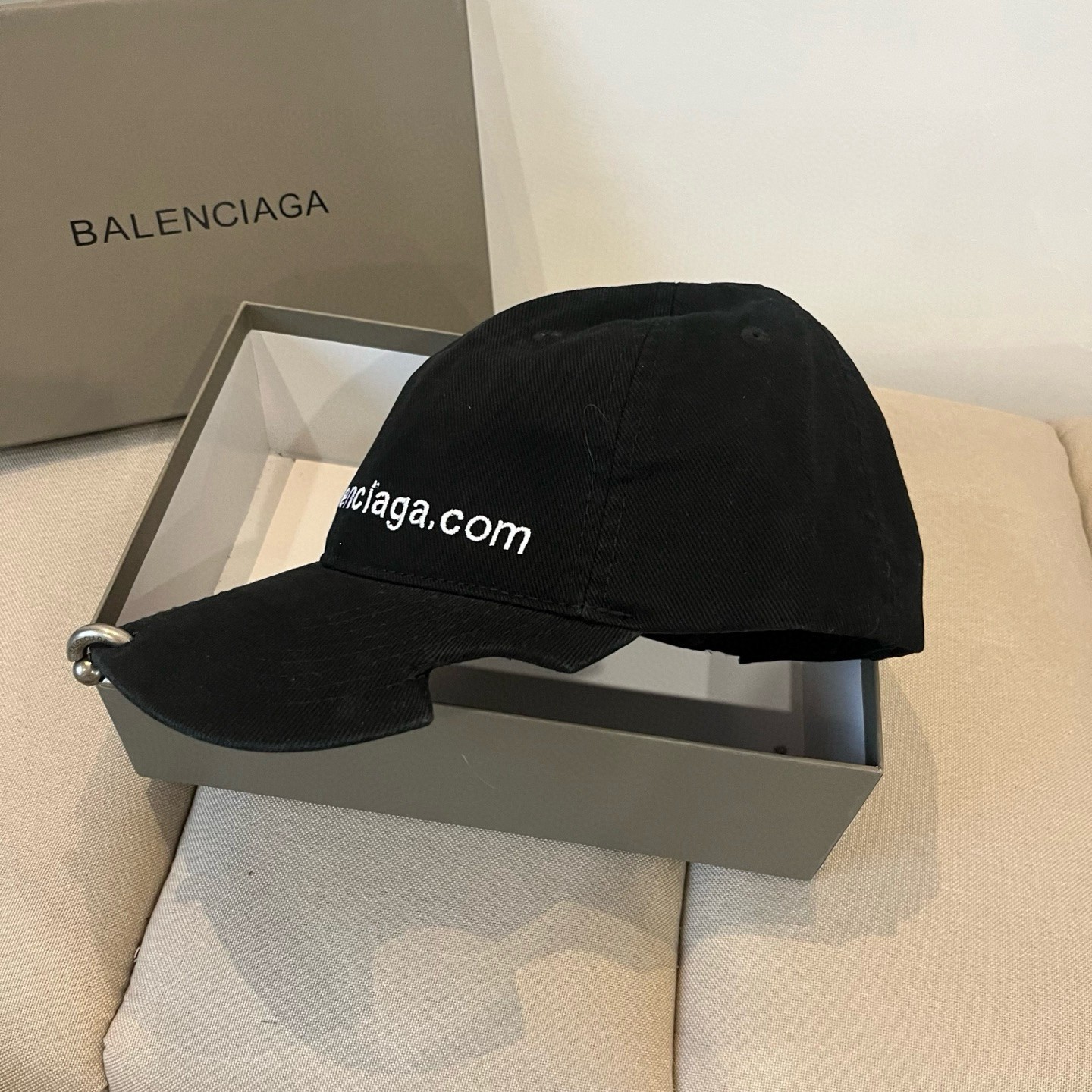 BAL.COM フロントピアス ベースボールキャップ バレンシアガ キャップ コピー ブラック-1
