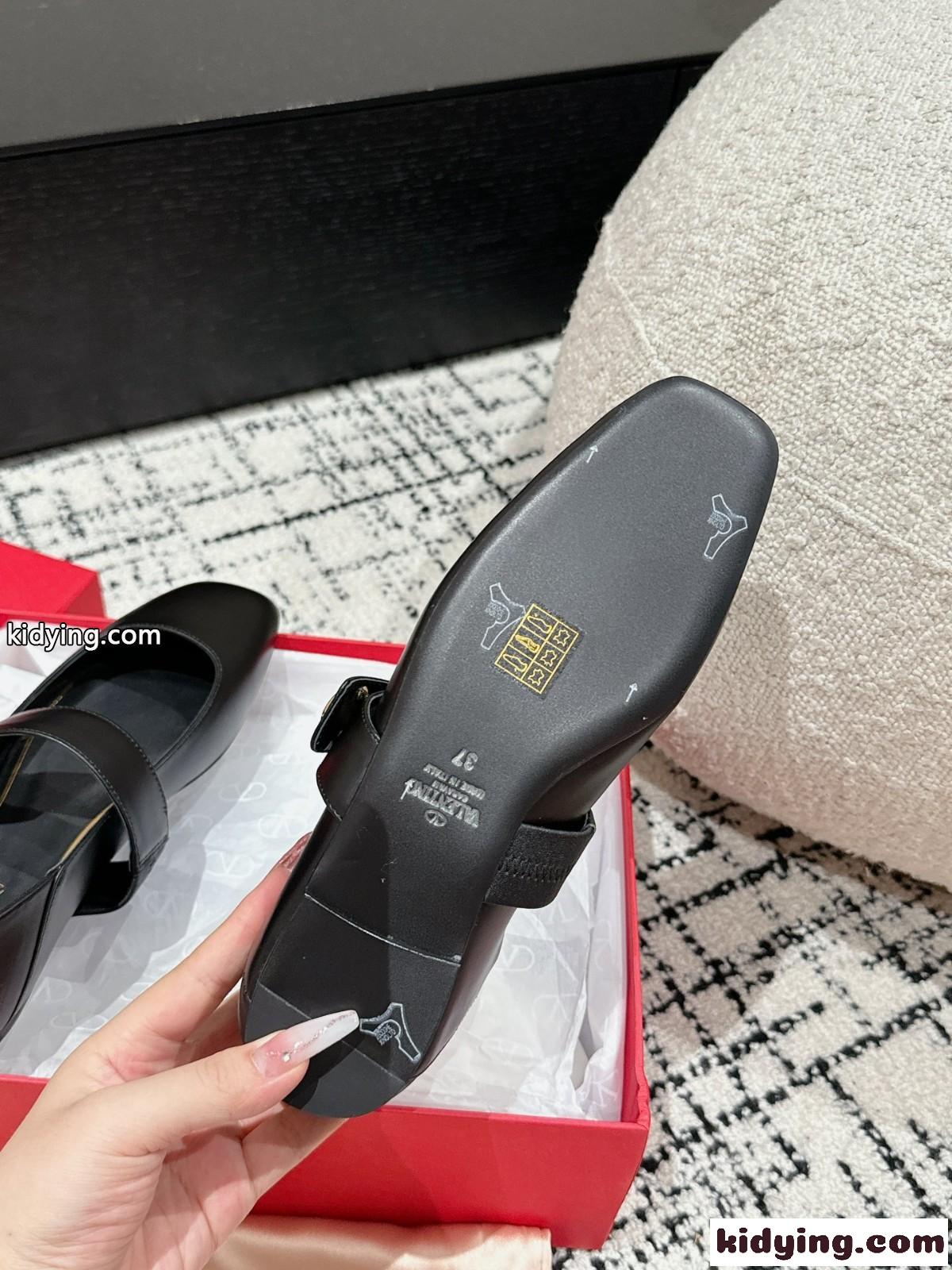 Vロゴ メリージェーン バレリーナ ヴァレンティノ パンプス スーパーコピー ブラック-4