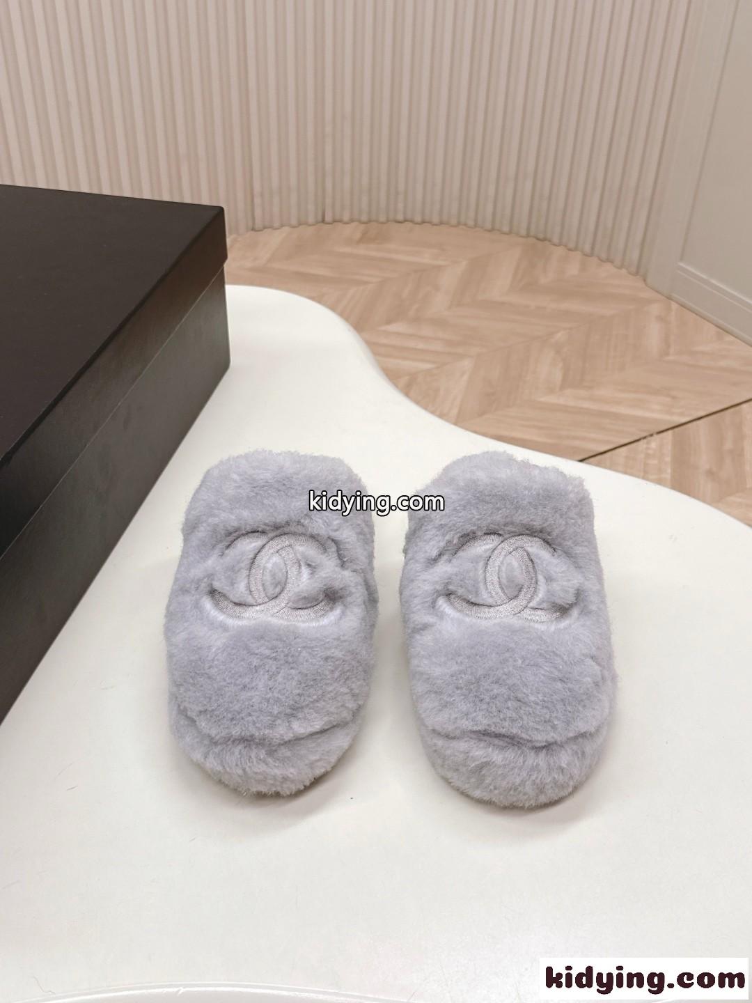 シャネル サンダル コピー 可愛い CCロゴ ふわふわ ファーサンダル グレー-0