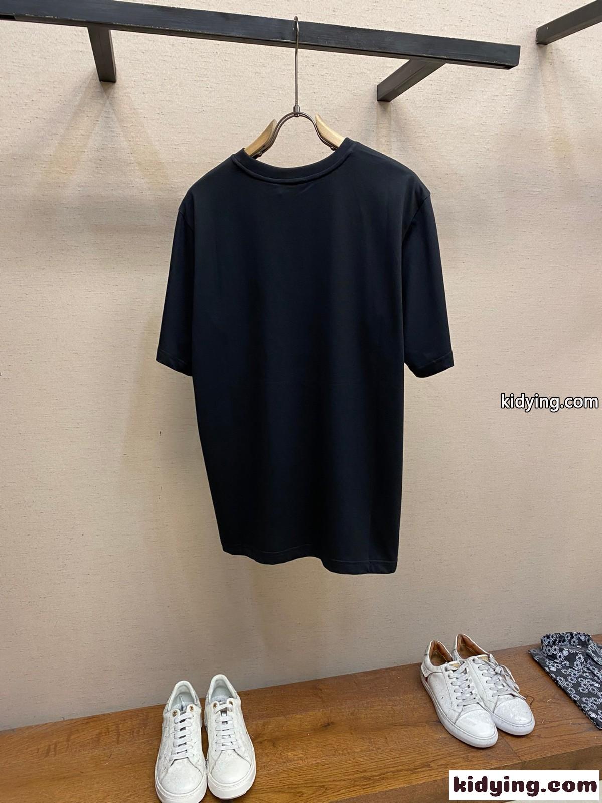 シンプル ロゴ入り セリーヌ 半袖Tシャツ コピー クルーネック ブラック-0
