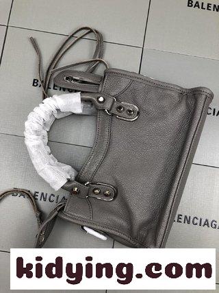 元イタリア輸入山羊皮 小金釘 新型になりました バレンシアガ バッグ 公式 コピー 長い肩ひもが取り外し可能です-0