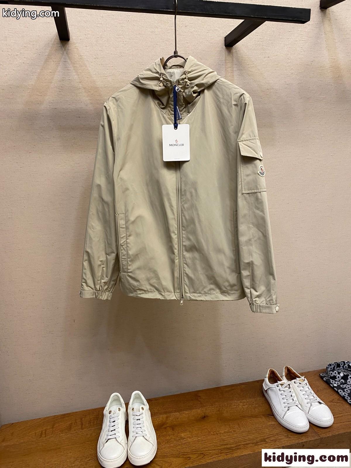 シンプル 合わせやすい フード付きジャケット モンクレール ジャケット 偽物 ベージュ-0