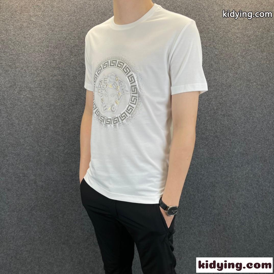 着心地いい シンプル ロゴ クルーネック メンズ ヴェルサーチェ 半袖Tシャツ コピー 春夏 トップス-3