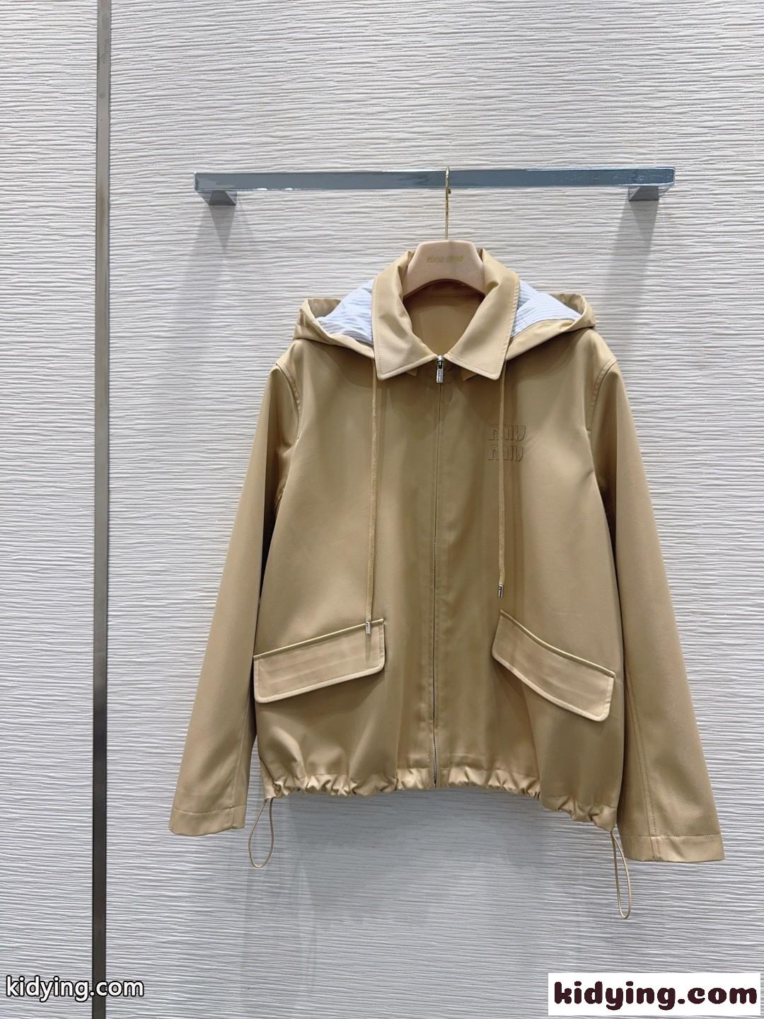 洗練された カジュアル フード付き ブルゾン ミュウミュウ ジャケット コピー ベージュ-1
