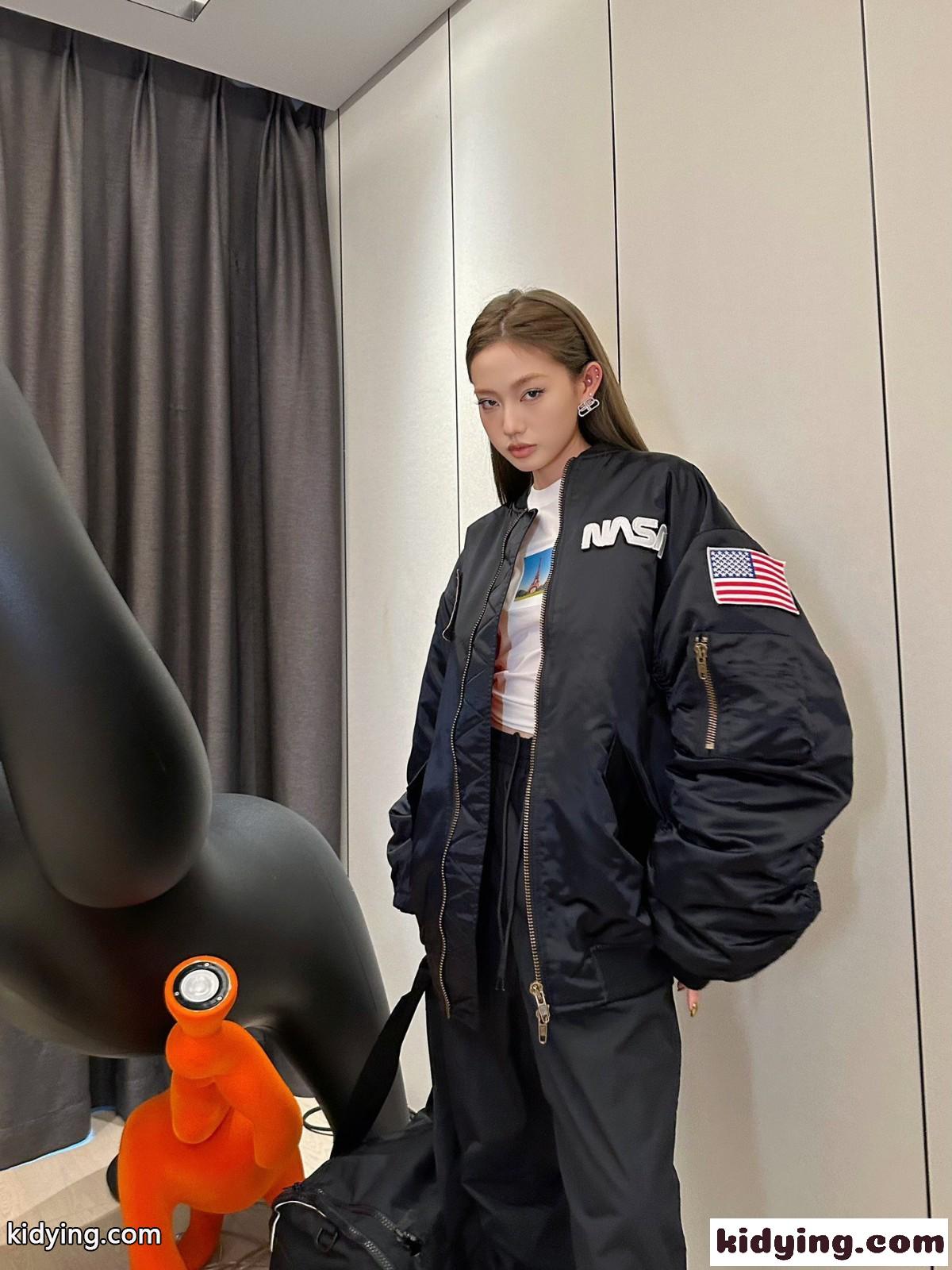 BALENCIAGA NASA コラボ オーバーサイズ ボンバージャケット スーパーコピー-4