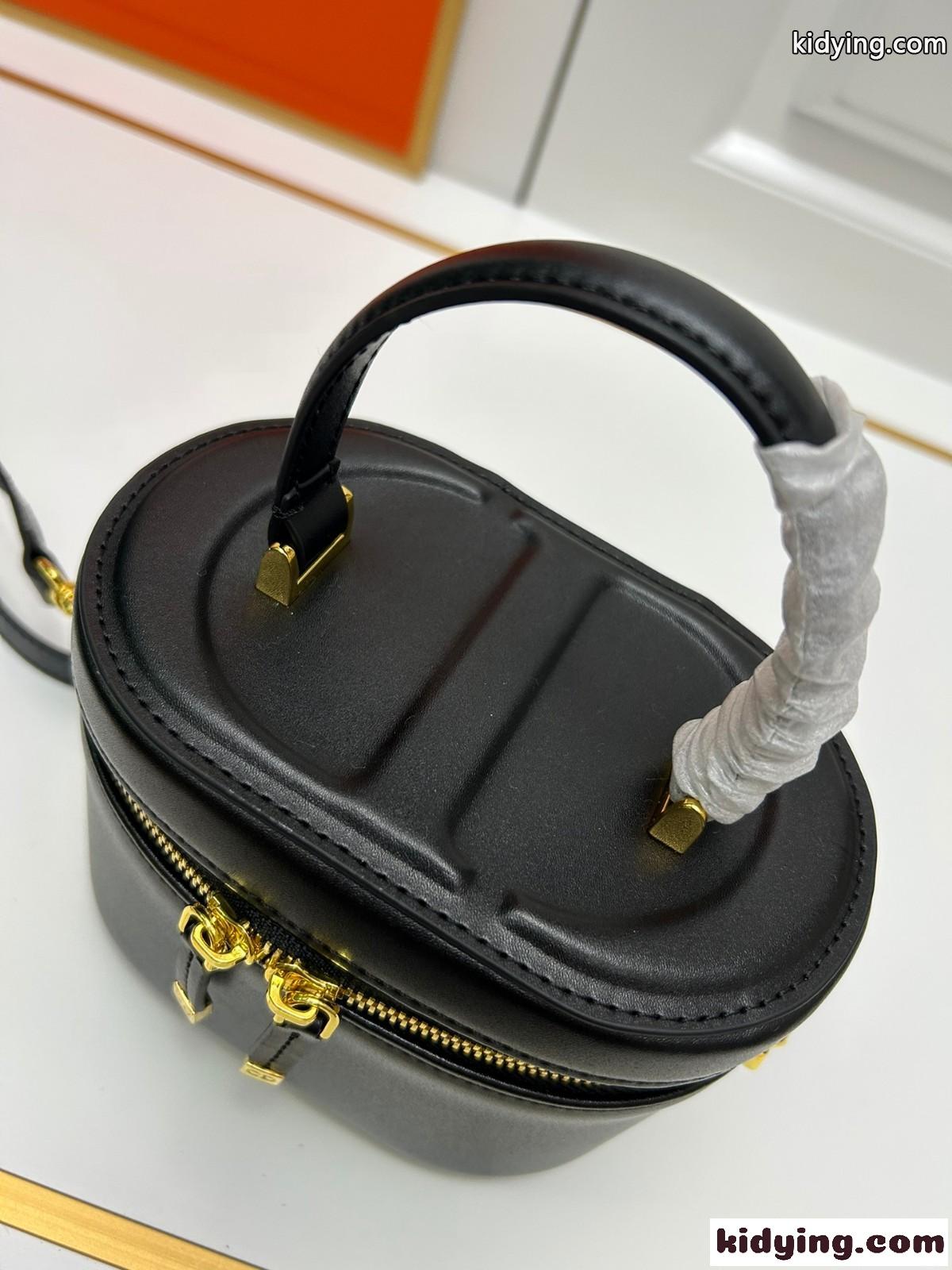 コロンとした形が可愛い DIOR SIGNATURE ヴァニティ スモール ショルダーバッグ コピー ブラック-3