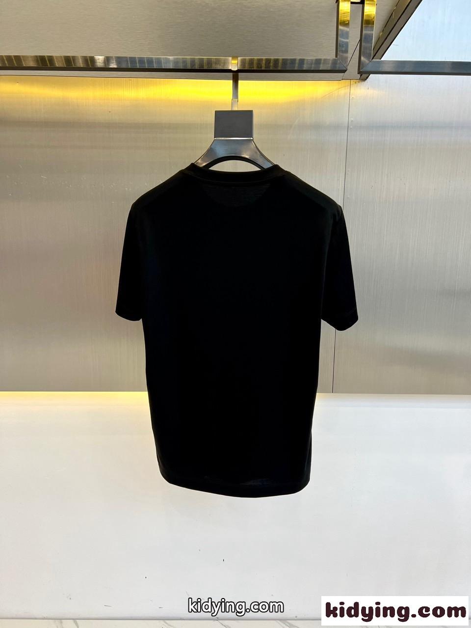 シンプル 刺繍入り ヴェルサーチェ Tシャツ コピー 半袖Tシャツ ブラック-1