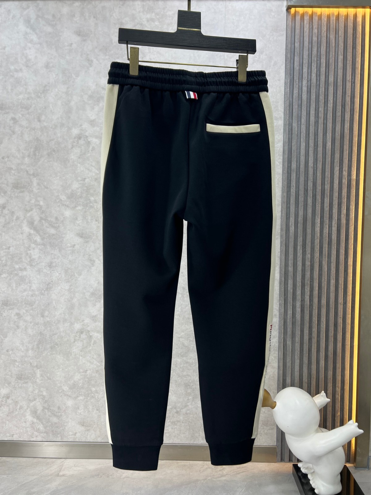 カジュアル ロゴ モンクレール パンツ コピー おしゃれ 定番 イージーパンツ-1