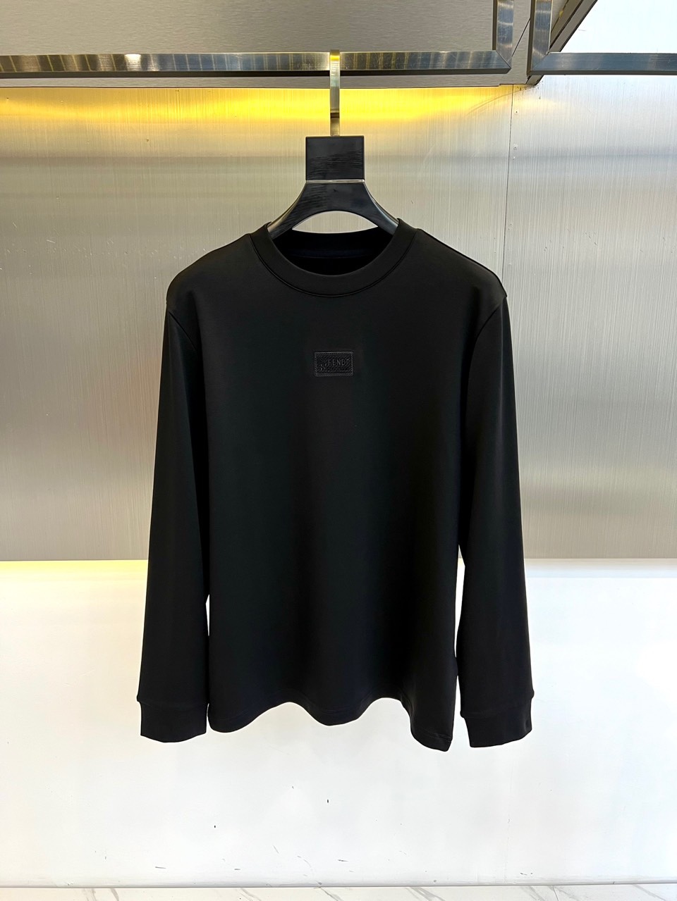 シンプル 合わせやすい クルーネック 長袖Tシャツ フェンディ Tシャツ コピー ブラック-0
