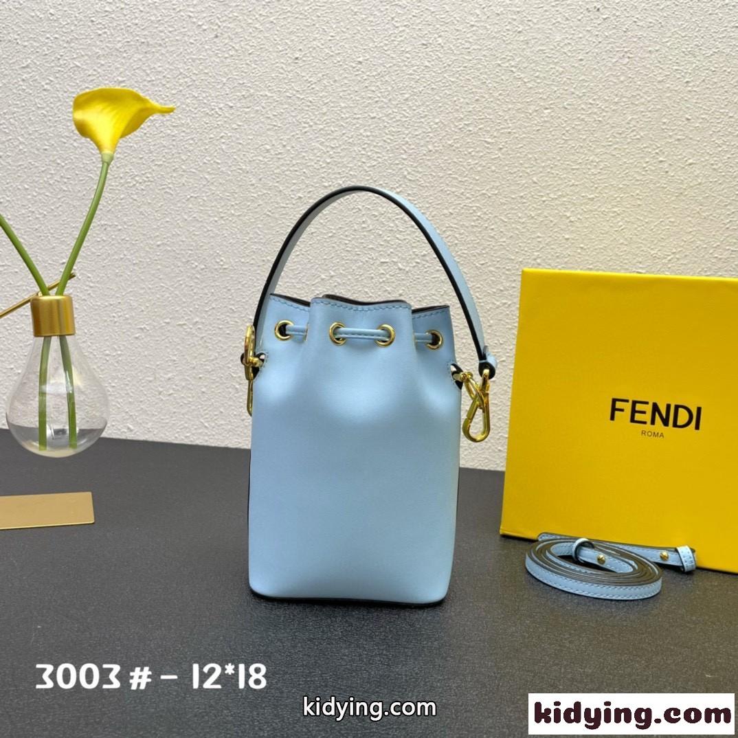 フェンディ バッグ 人気 コピー 斜め掛け レディース エレガント 可愛い おしゃれ ショルダーバッグ-1