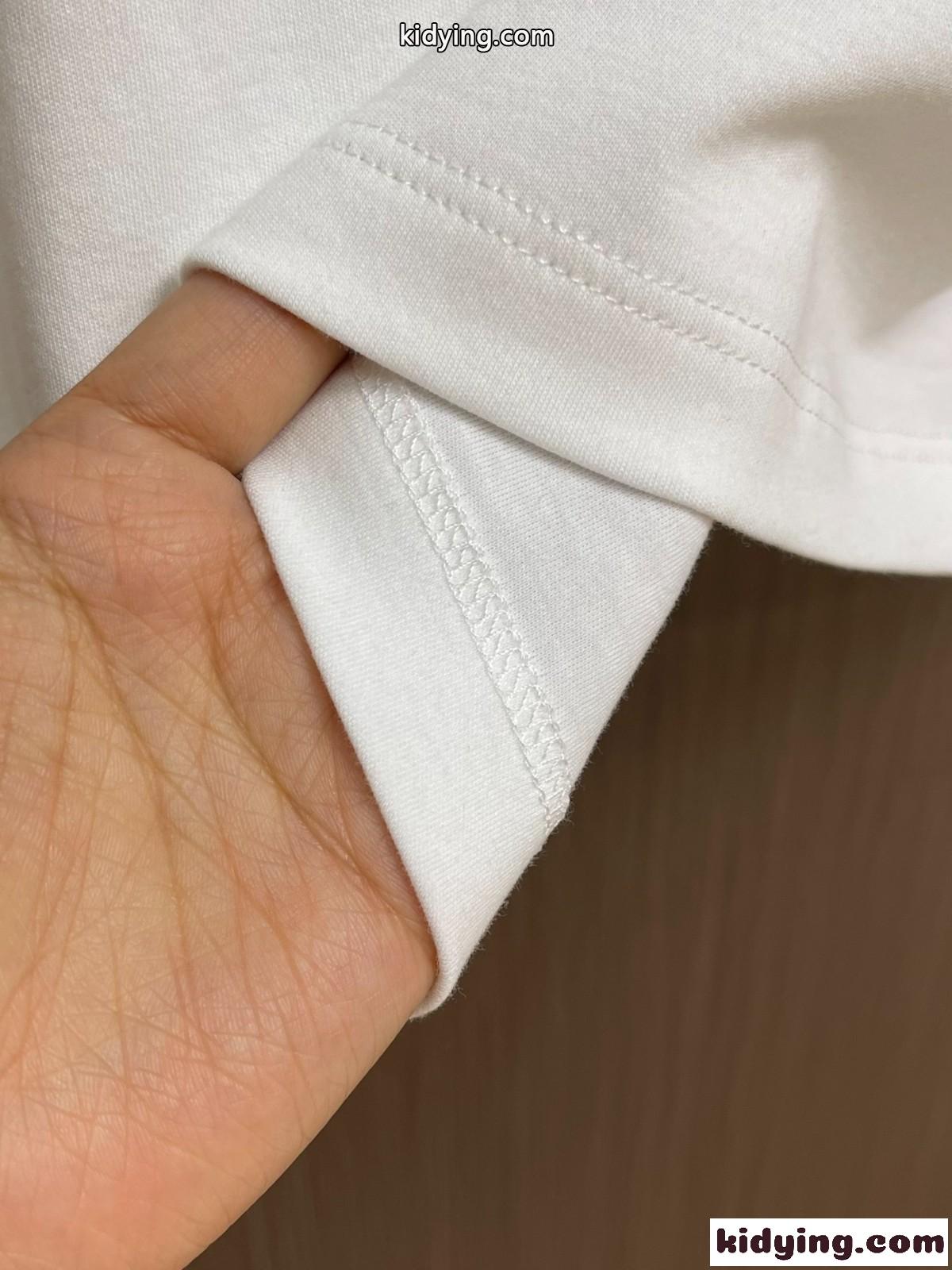 プラダ Tシャツ コピー シンプル 合わせやすい クルーネック 半袖Tシャツ-4