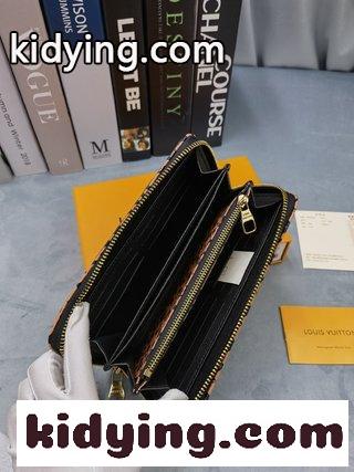 柔らかい牛革を裁断したZippy Lockmeマネークリップは ルイ・ヴィトン 財布 新品 コピー 信頼性の高いサラウンドジッパー設計です-0